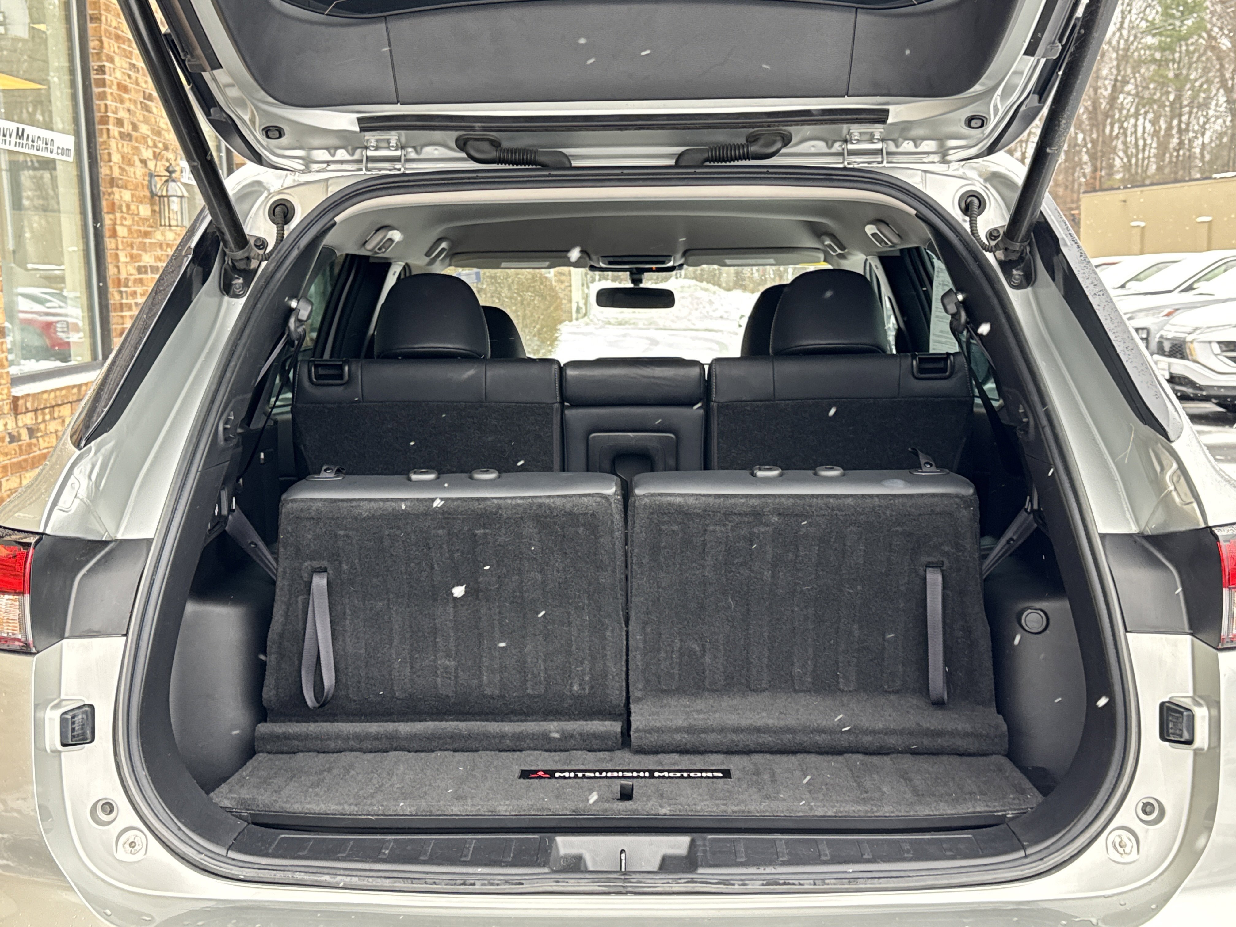 Used 2022 Mitsubishi Outlander SE image 13