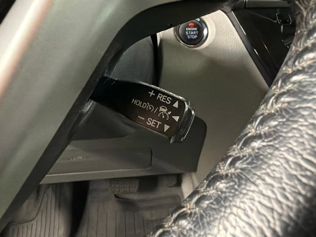 Used 2020 Toyota Sienna XLE Premium FWD image 16