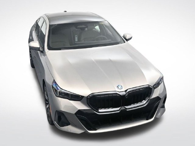 New 2027 BMW 550e xDrive AWD/4WD image 30
