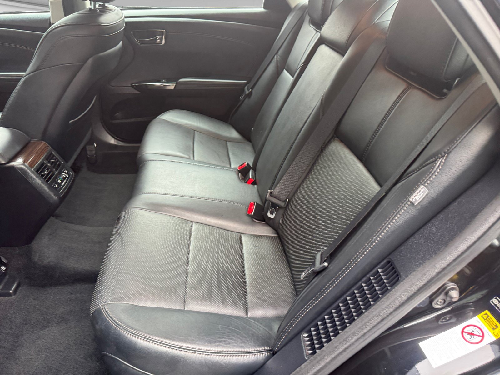 Used 2013 Toyota Avalon Limited FWD image 14