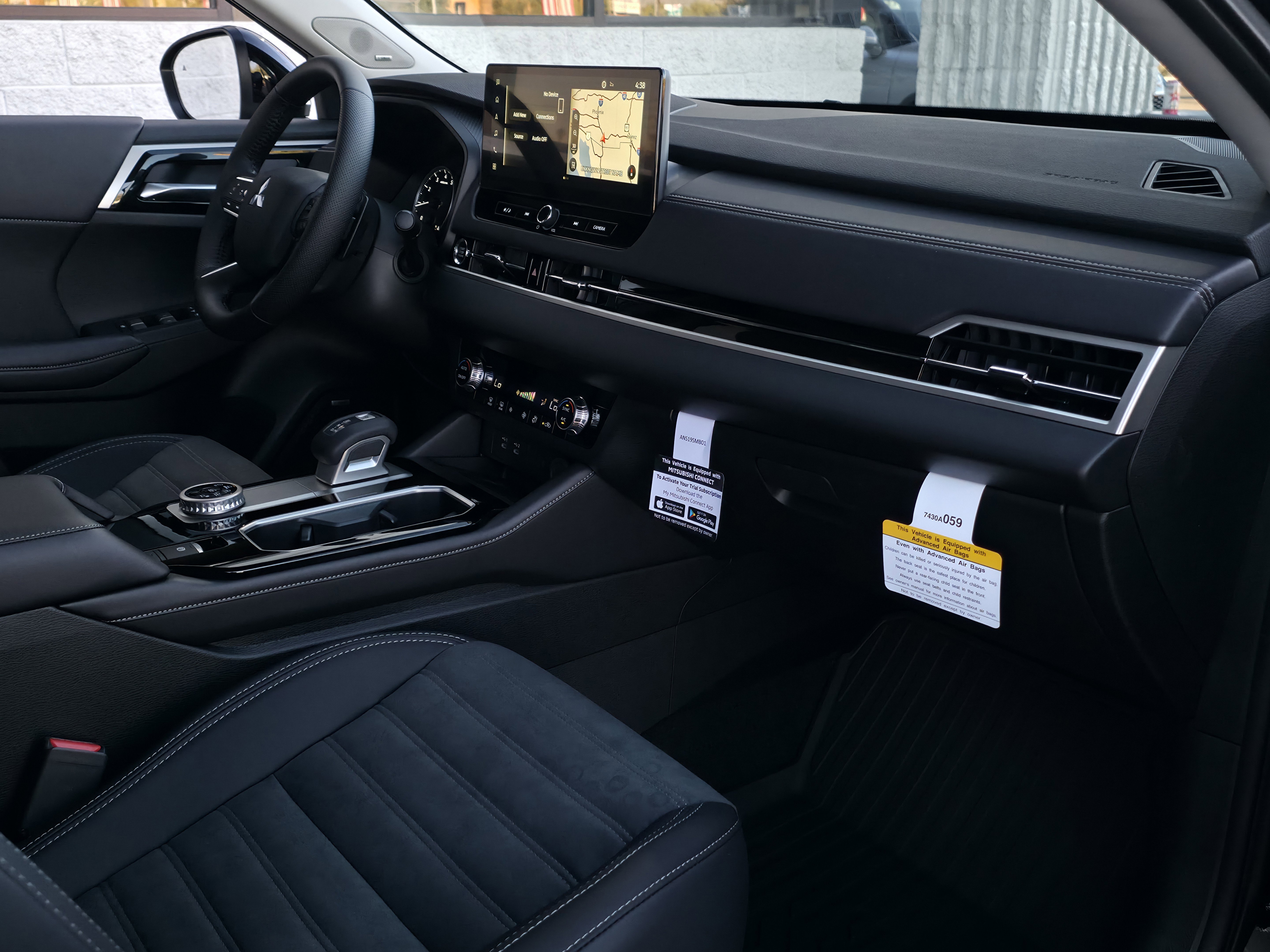 New 2025 Mitsubishi Outlander SE image 36