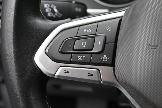 Used 2021 Volkswagen Atlas Cross Sport SE AWD/4WD image 17