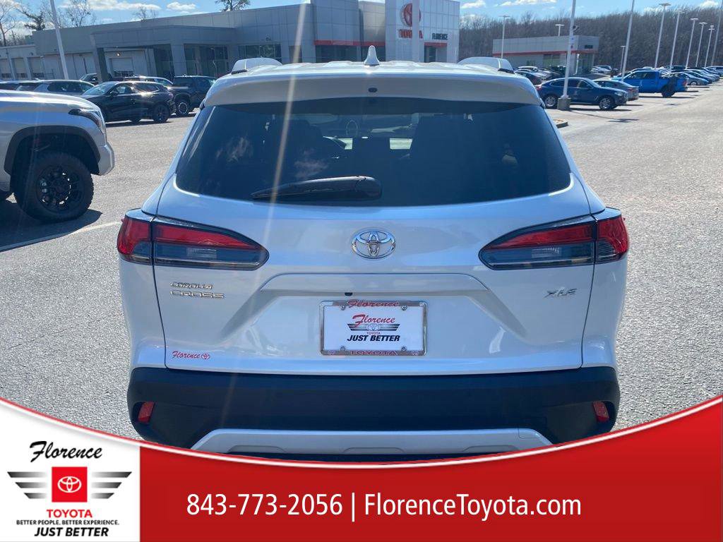 Used 2024 Toyota Corolla Cross XLE w/ Convenience Package image 12