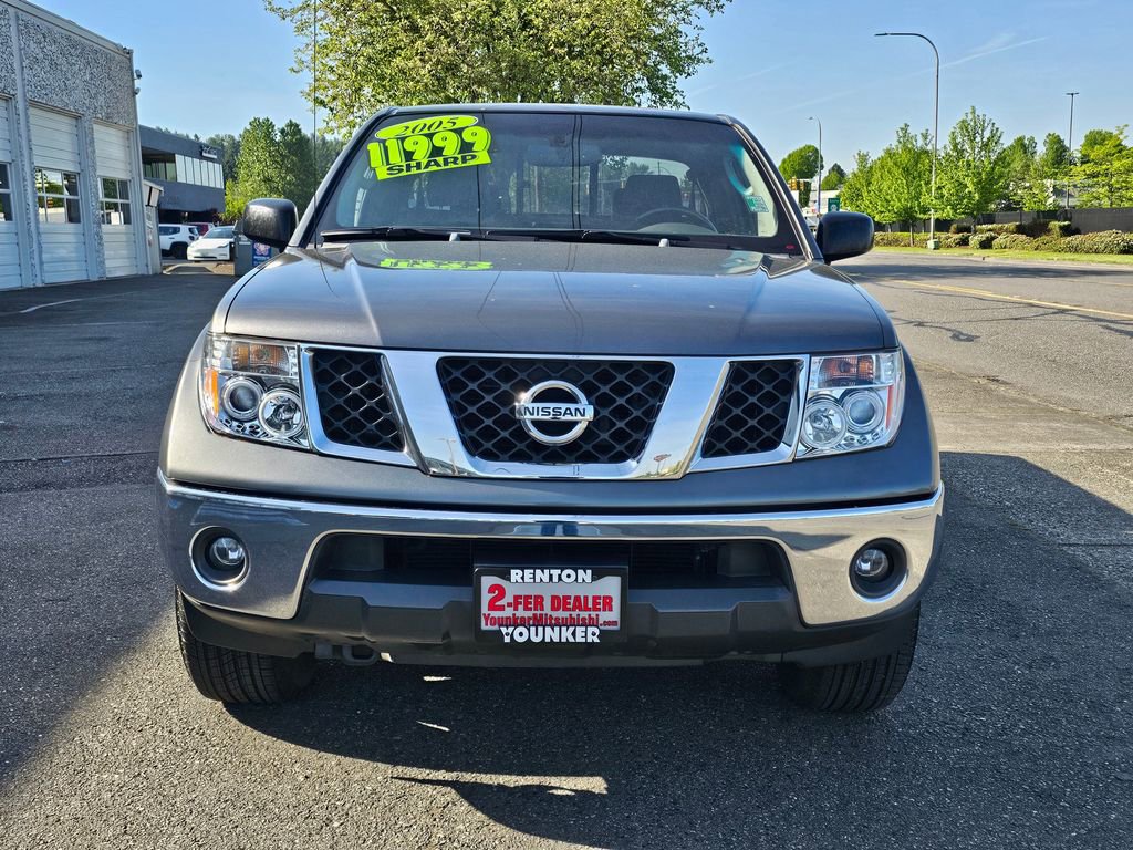 Used 2005 Nissan Frontier LE w/ (T01) Traction Pkg AWD/4WD image 2