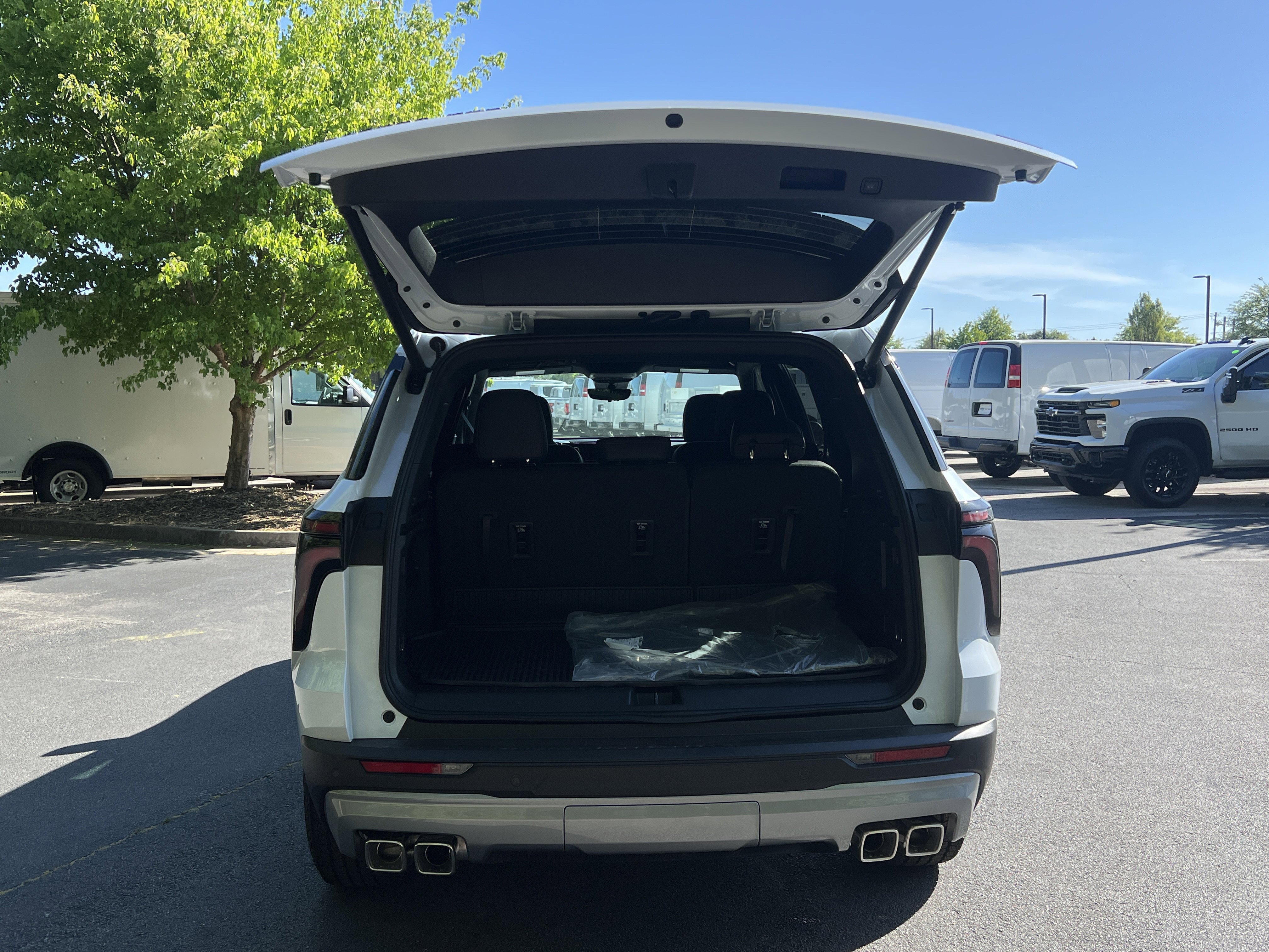 New 2026 Chevrolet Traverse Z71 image 11