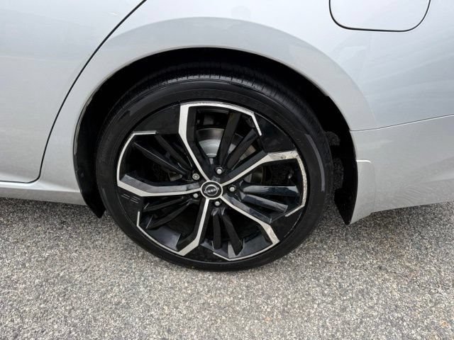 Used 2023 Nissan Altima 2.5 SR FWD image 12