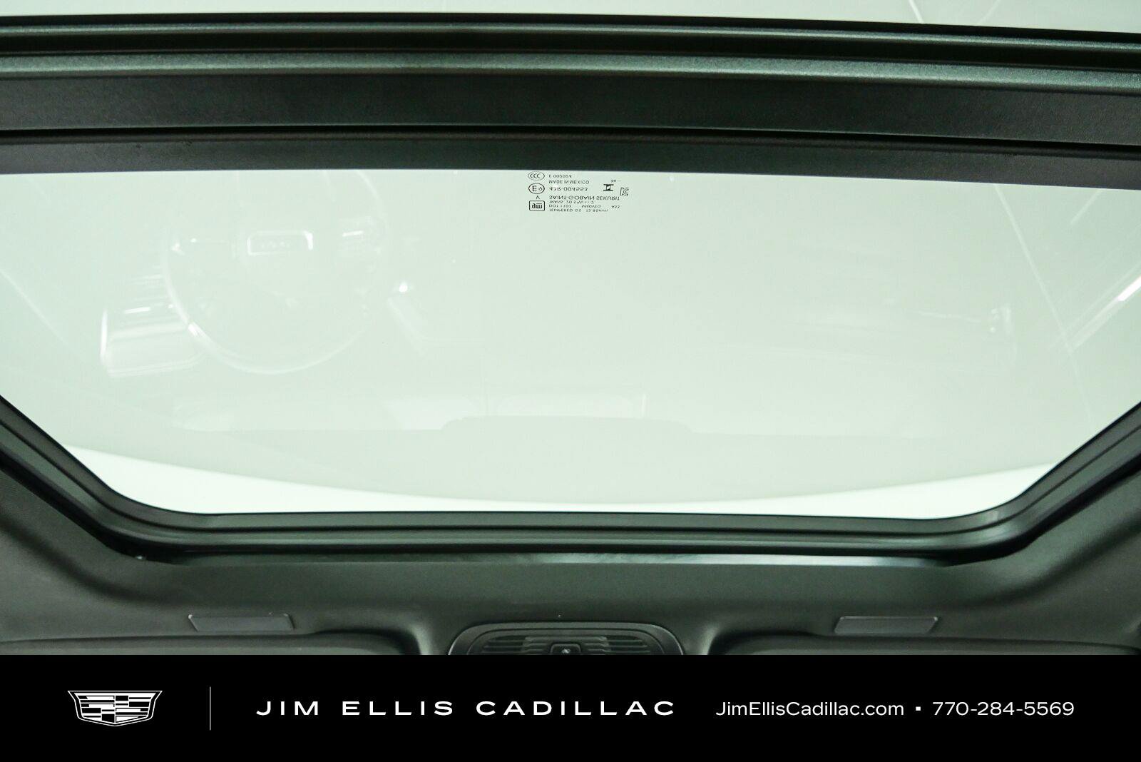 Used 2025 GMC Yukon AT4 Ultimate w/ LPO, Floor Liner Package AWD/4WD image 23
