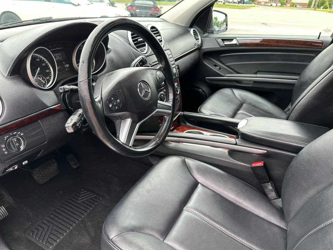 Used 2011 Mercedes-Benz GL 450 4MATIC w/ Premium 2 Pkg image 11