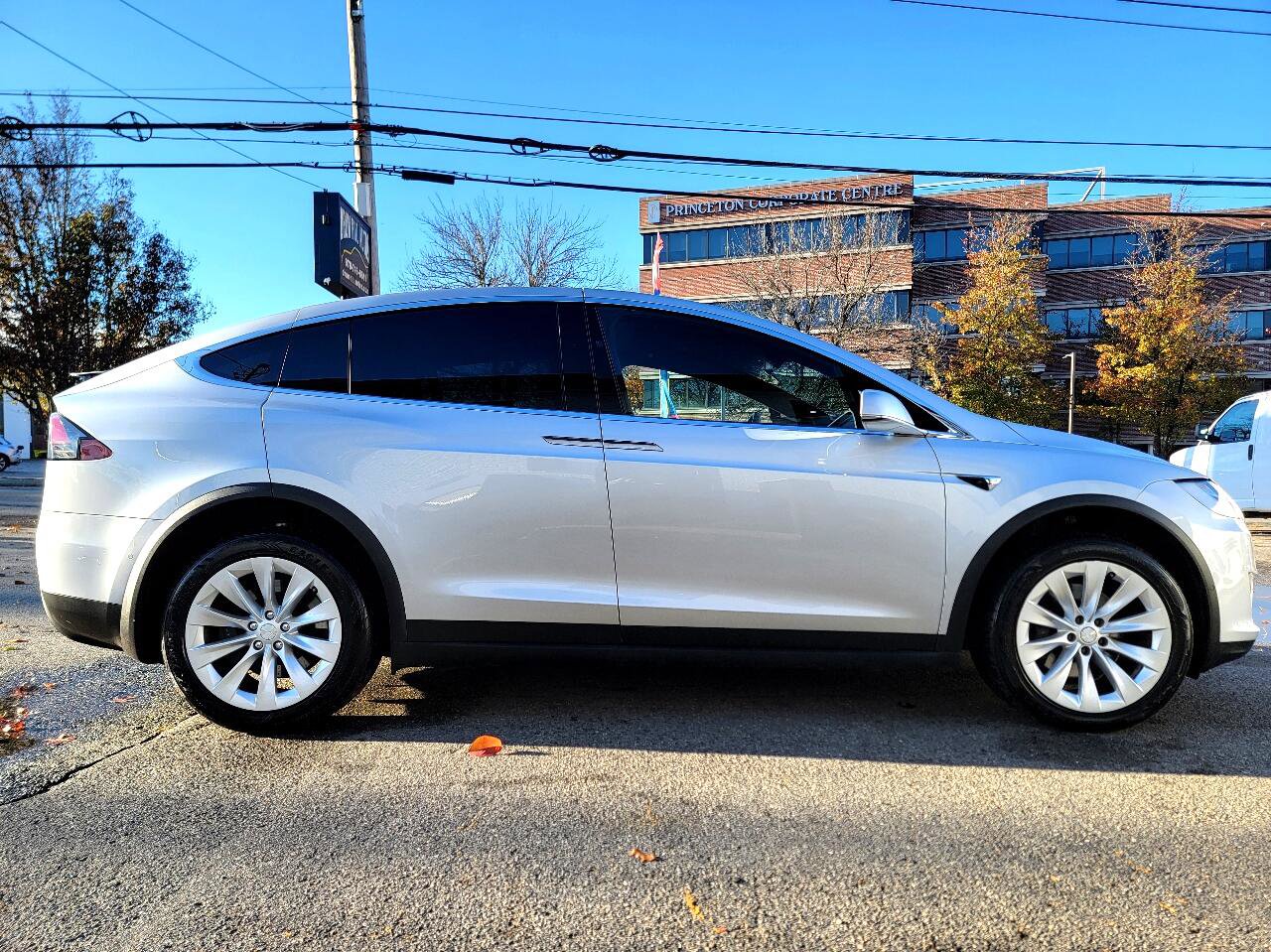 Used 2017 Tesla Model X 75D image 6