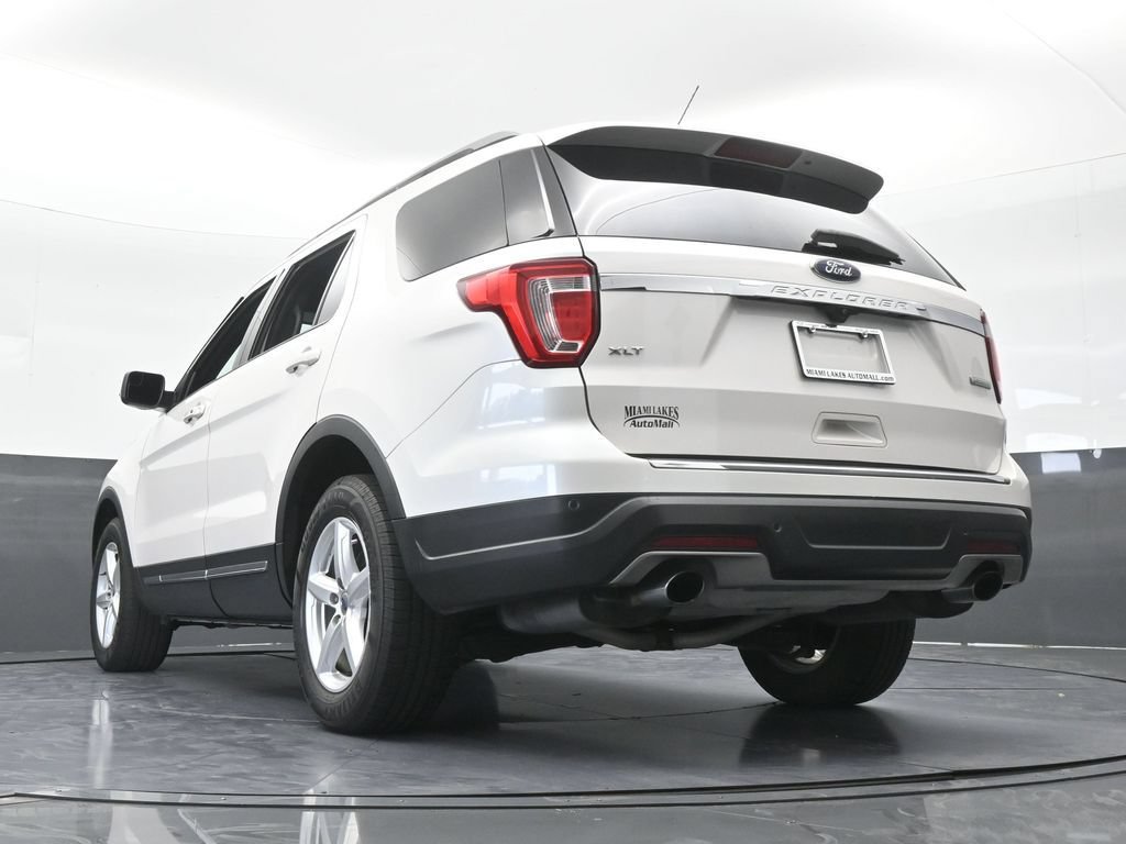 Used 2018 Ford Explorer XLT w/ Equipment Group 202A FWD image 61