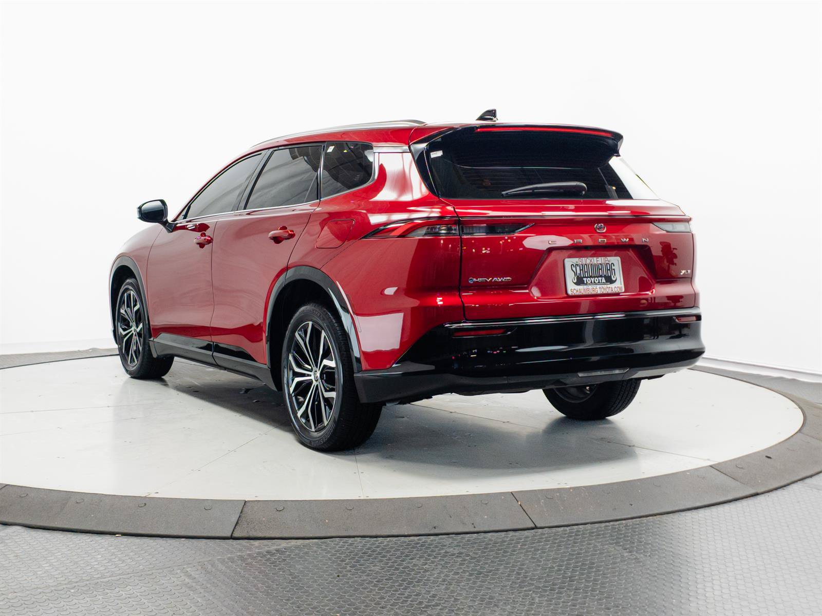 Certified 2025 Toyota Crown Signia AWD/4WD image 8
