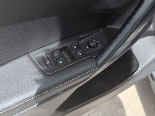 Used 2024 Volkswagen Tiguan S image 13