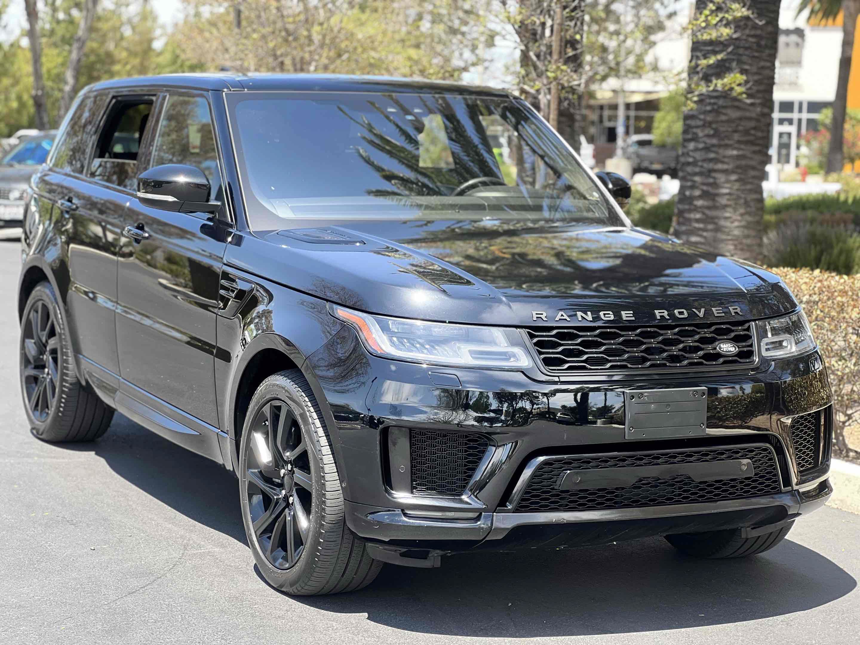 Used 2019 Land Rover Range Rover Sport HSE AWD/4WD image 17