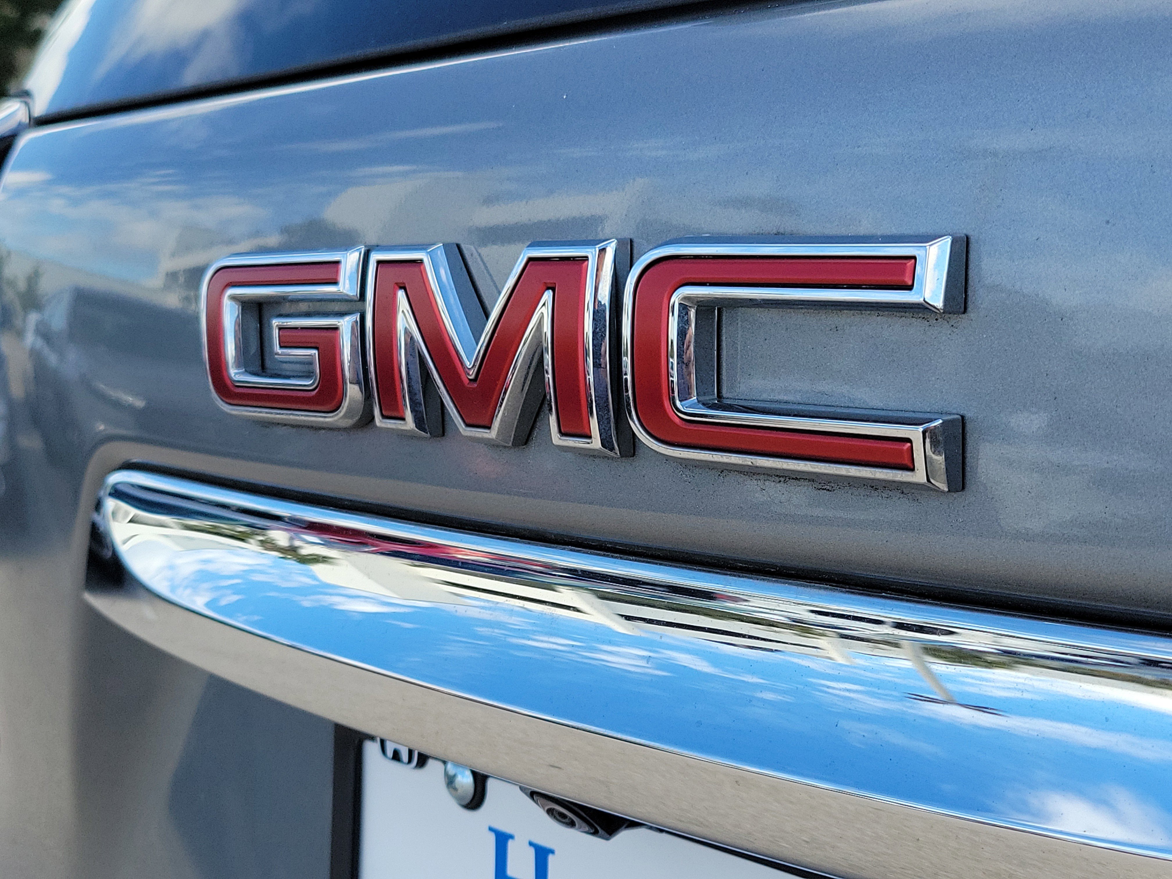 Used 2023 GMC Terrain SLT AWD/4WD image 13