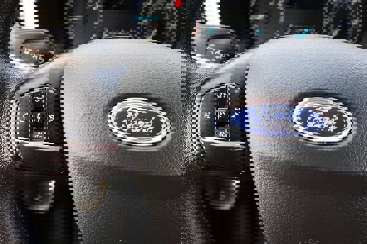 Used 2023 Ford Transit 350 DRW image 22