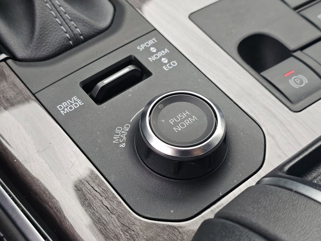 Used 2025 Toyota Highlander Limited image 14