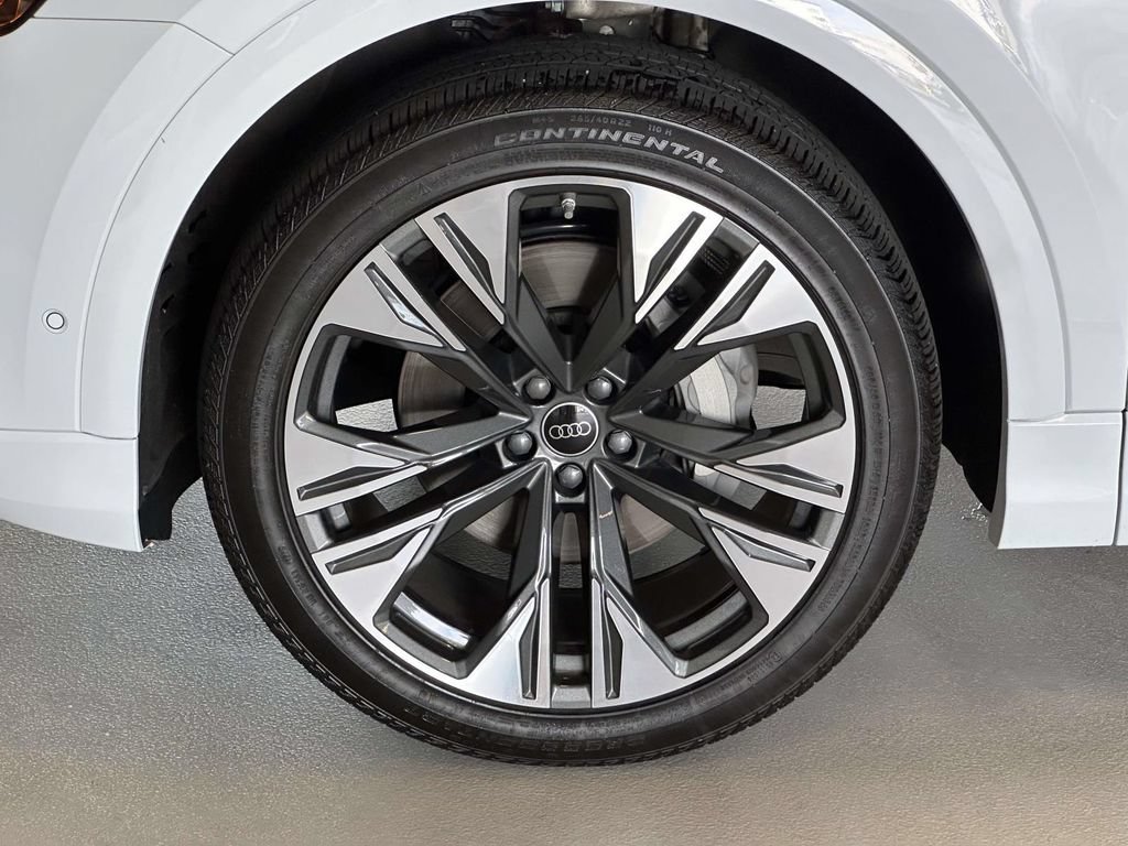 Used 2025 Audi Q8 Premium Plus w/ Premium Plus Package AWD/4WD image 8
