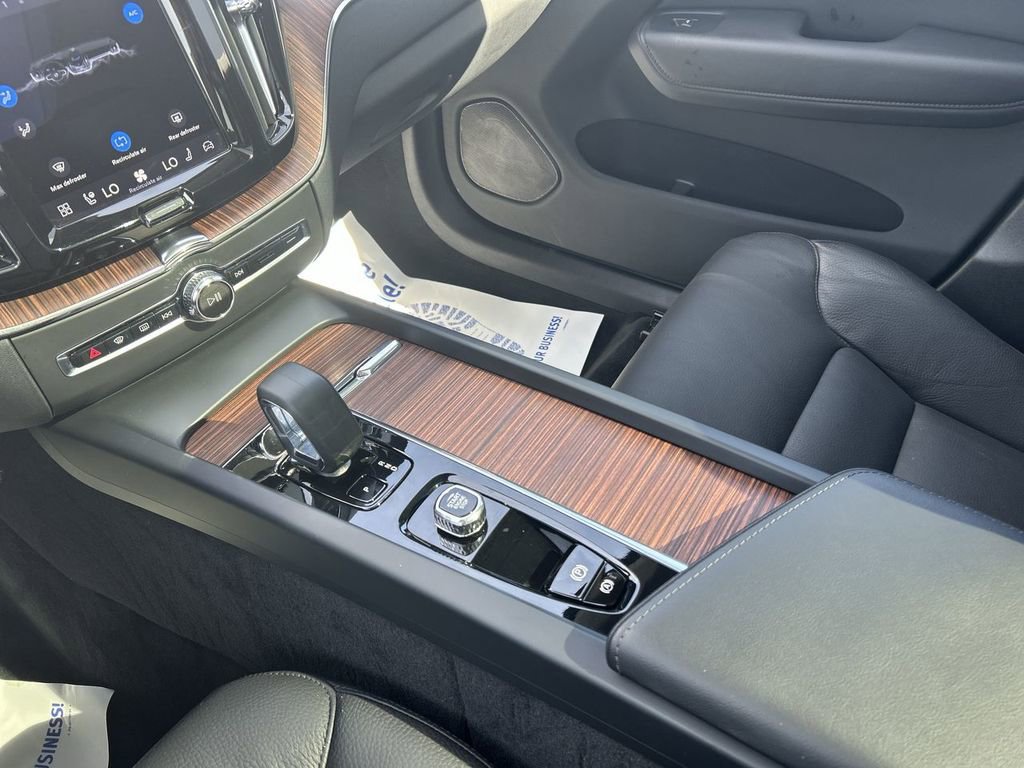 Certified 2023 Volvo XC60 B5 Plus w/ Climate Package AWD/4WD image 22