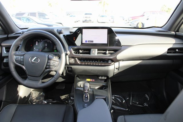 Used 2025 Lexus UX 300h FWD image 10