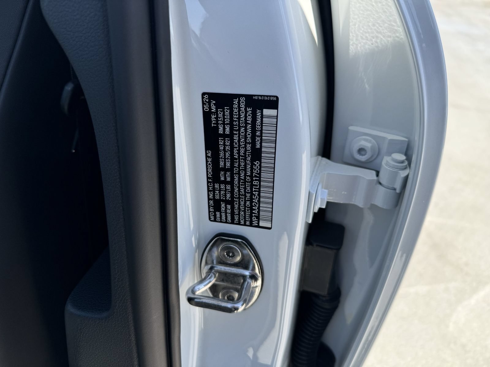 New 2026 Porsche Macan AWD/4WD image 29