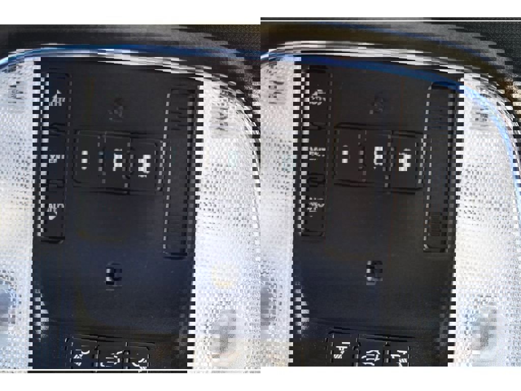 Used 2019 Jeep Grand Cherokee Altitude image 27