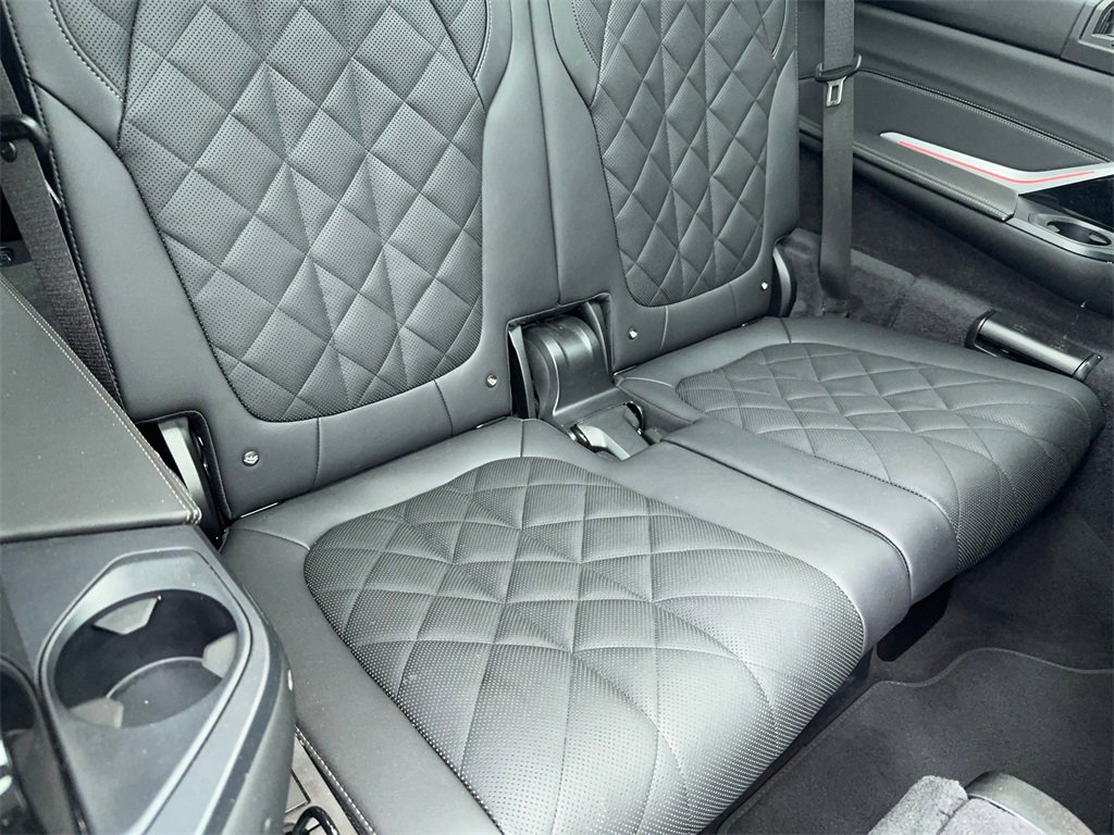 Used 2024 BMW X7 xDrive40i image 54