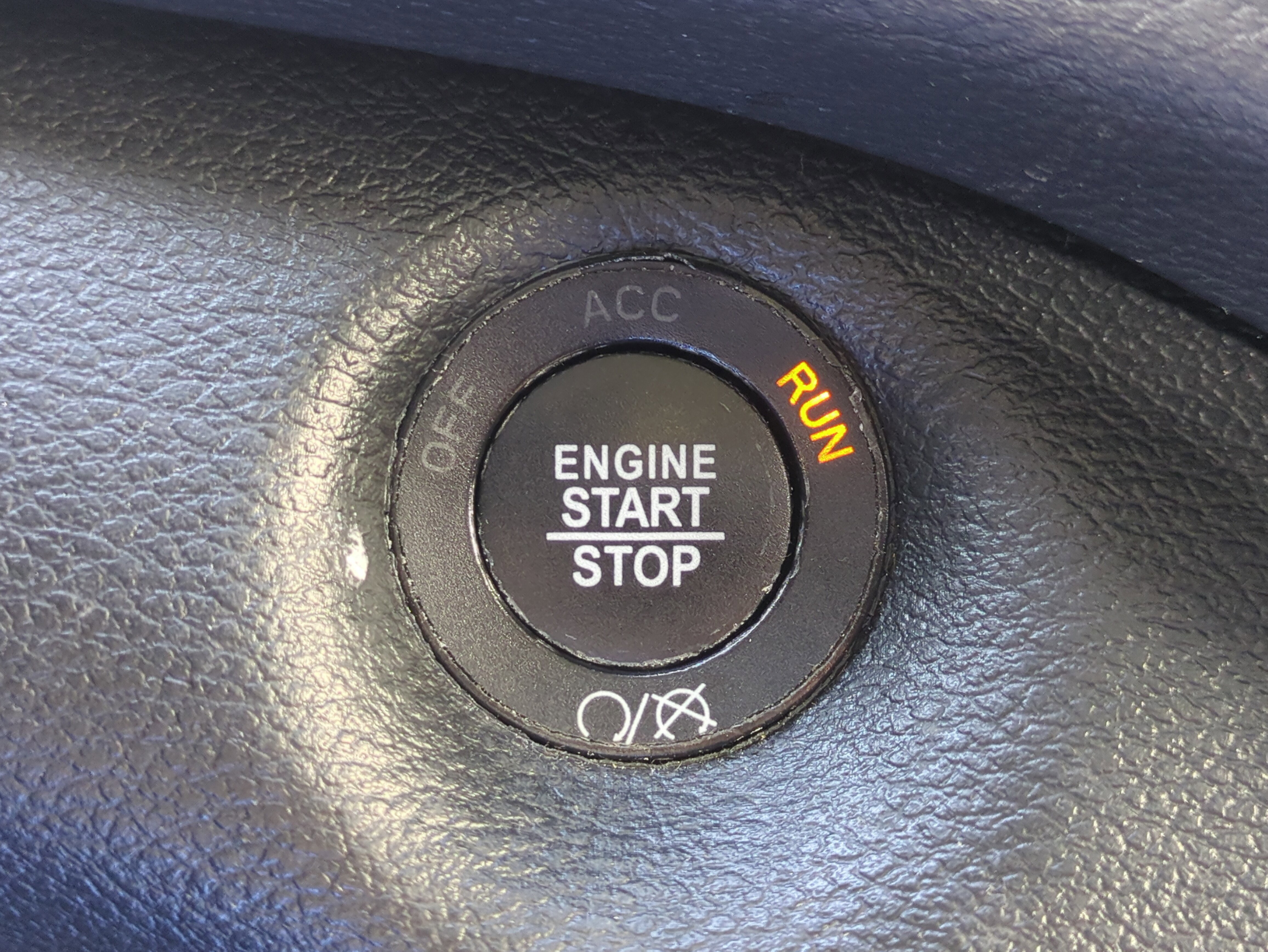 Certified 2023 Jeep Cherokee Altitude Lux image 30