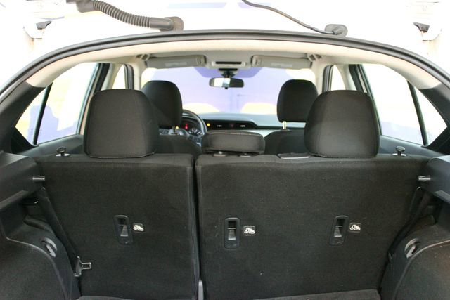 Used 2021 Nissan Kicks SV FWD image 14