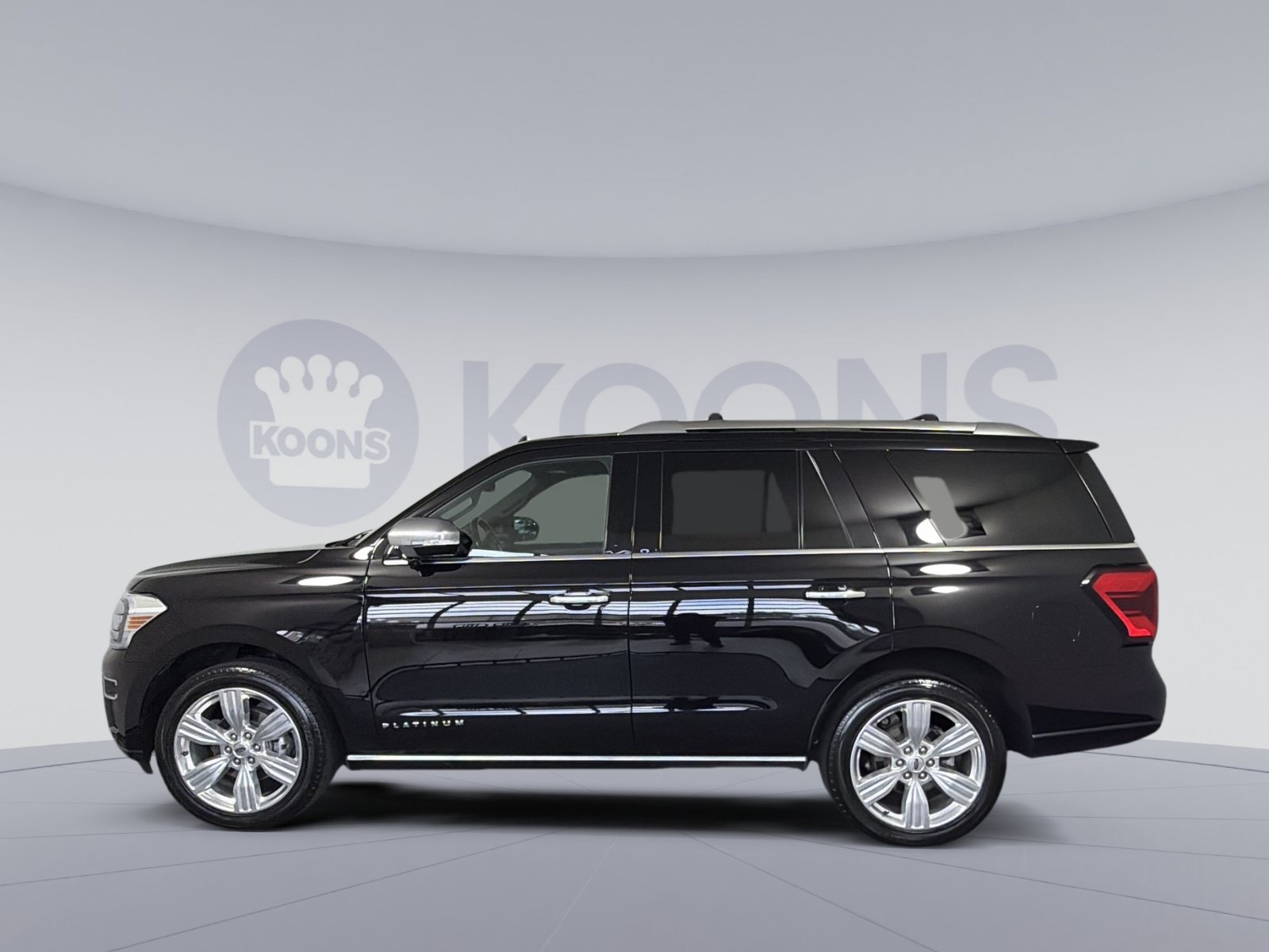 Used 2023 Ford Expedition Platinum AWD/4WD image 2