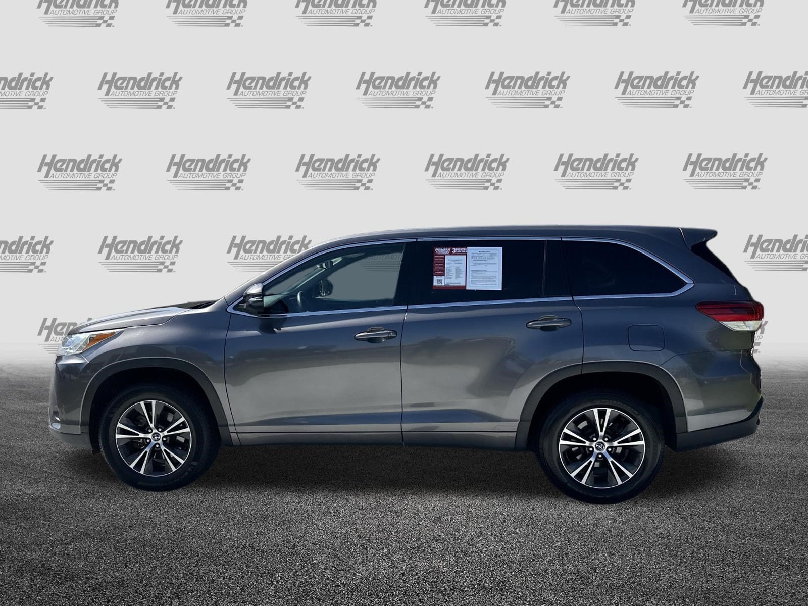 Used 2017 Toyota Highlander LE FWD image 7