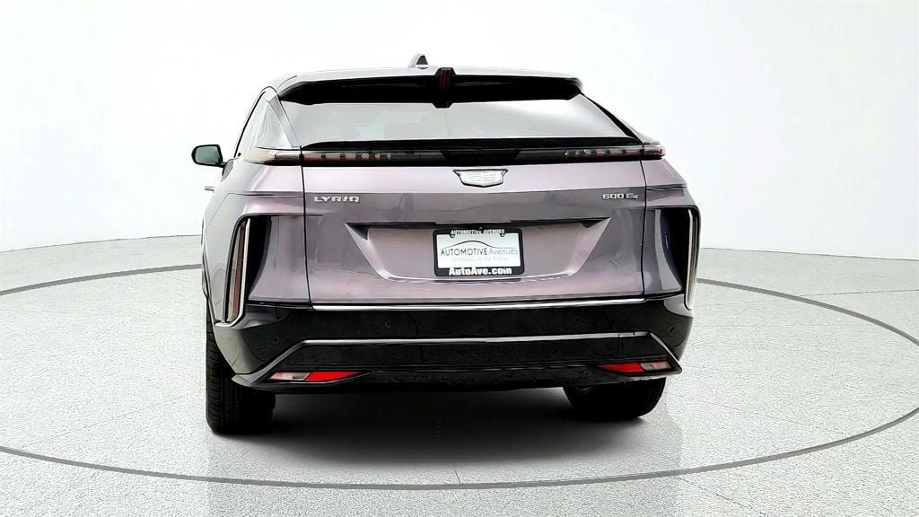 Used 2025 Cadillac Lyriq Luxury AWD/4WD image 6