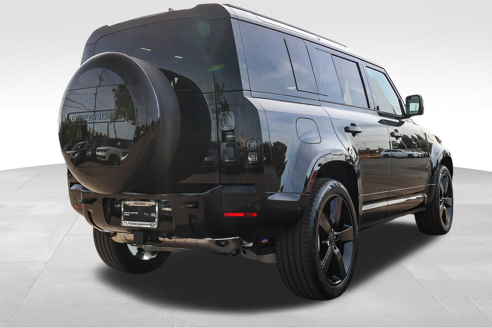 New 2026 Land Rover Defender 110 X-Dynamic SE image 5