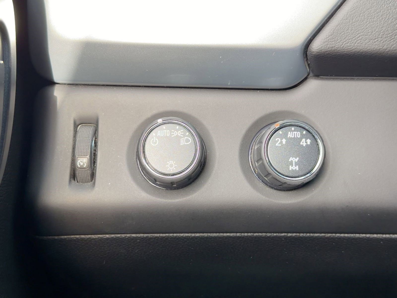 Used 2015 Chevrolet Tahoe LT image 15