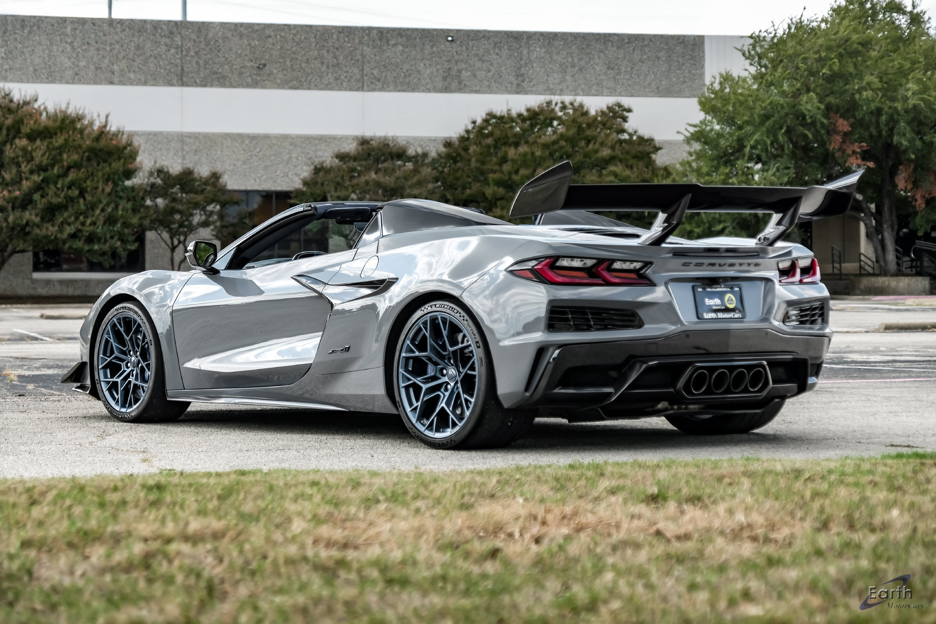 Used 2025 Chevrolet Corvette ZR1 w/ ZR1 Carbon Fiber Aero Package RWD image 13