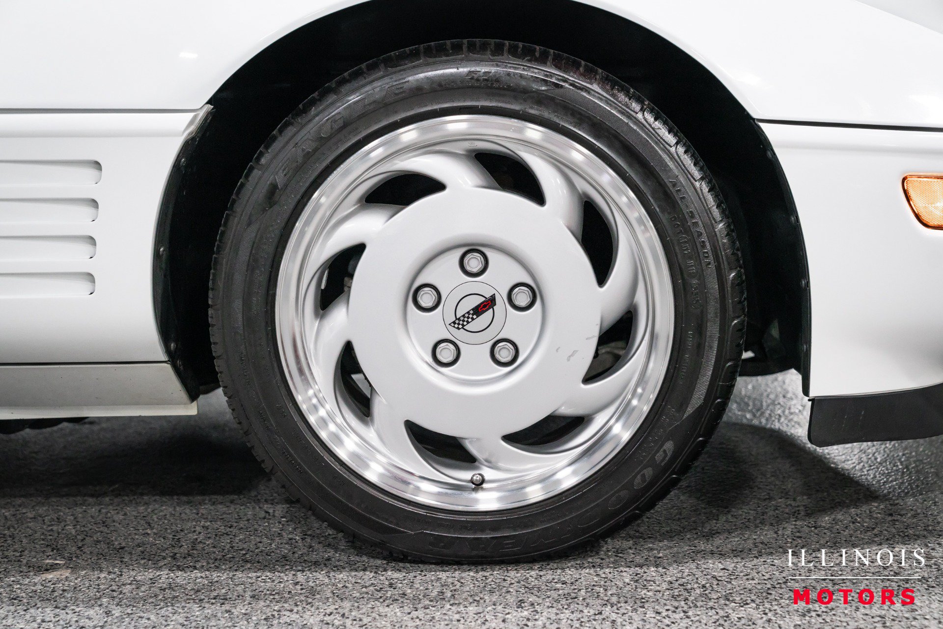 Used 1991 Chevrolet Corvette Convertible RWD image 12