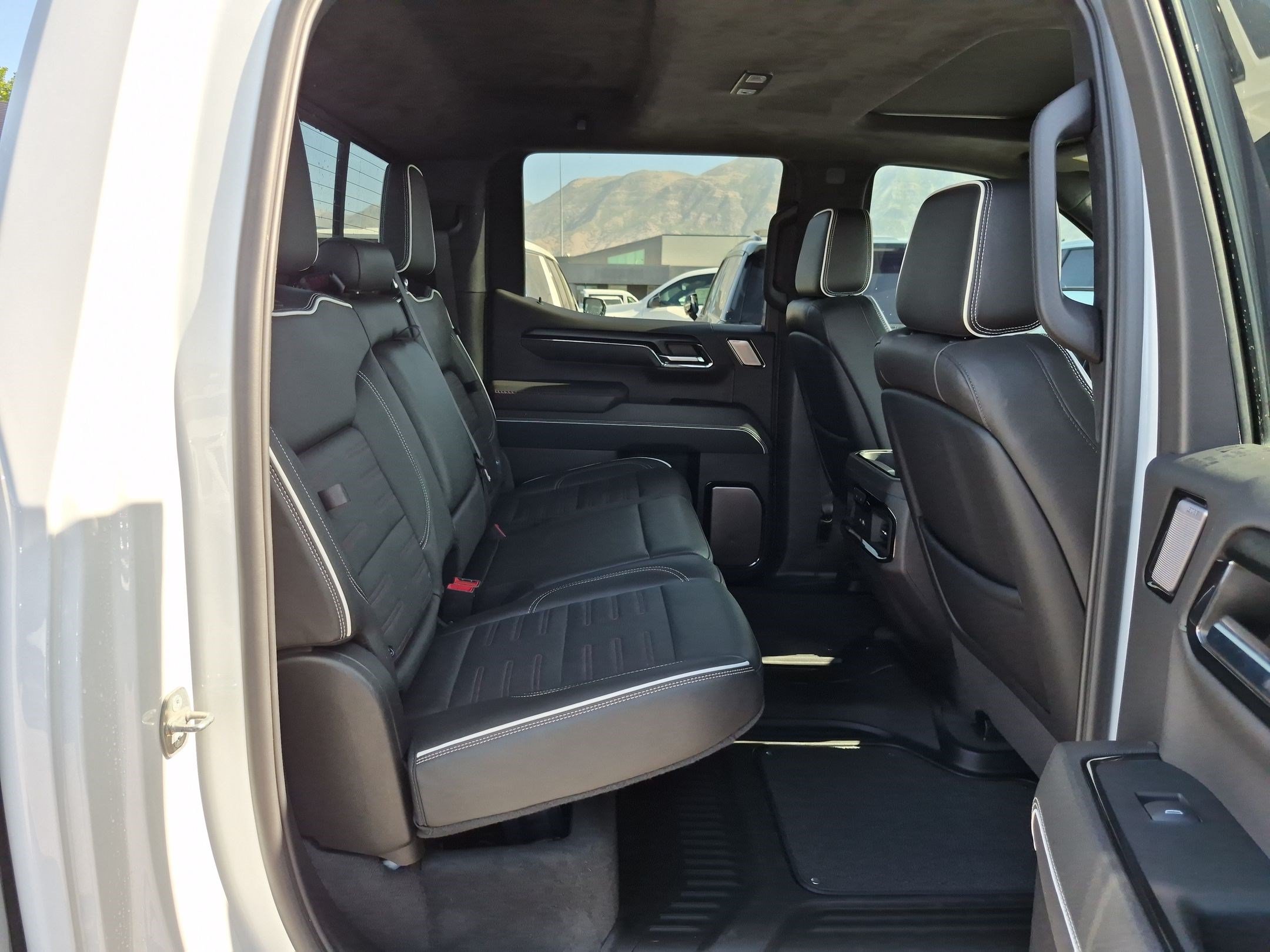 Used 2024 GMC Sierra 1500 AT4X AWD/4WD image 30