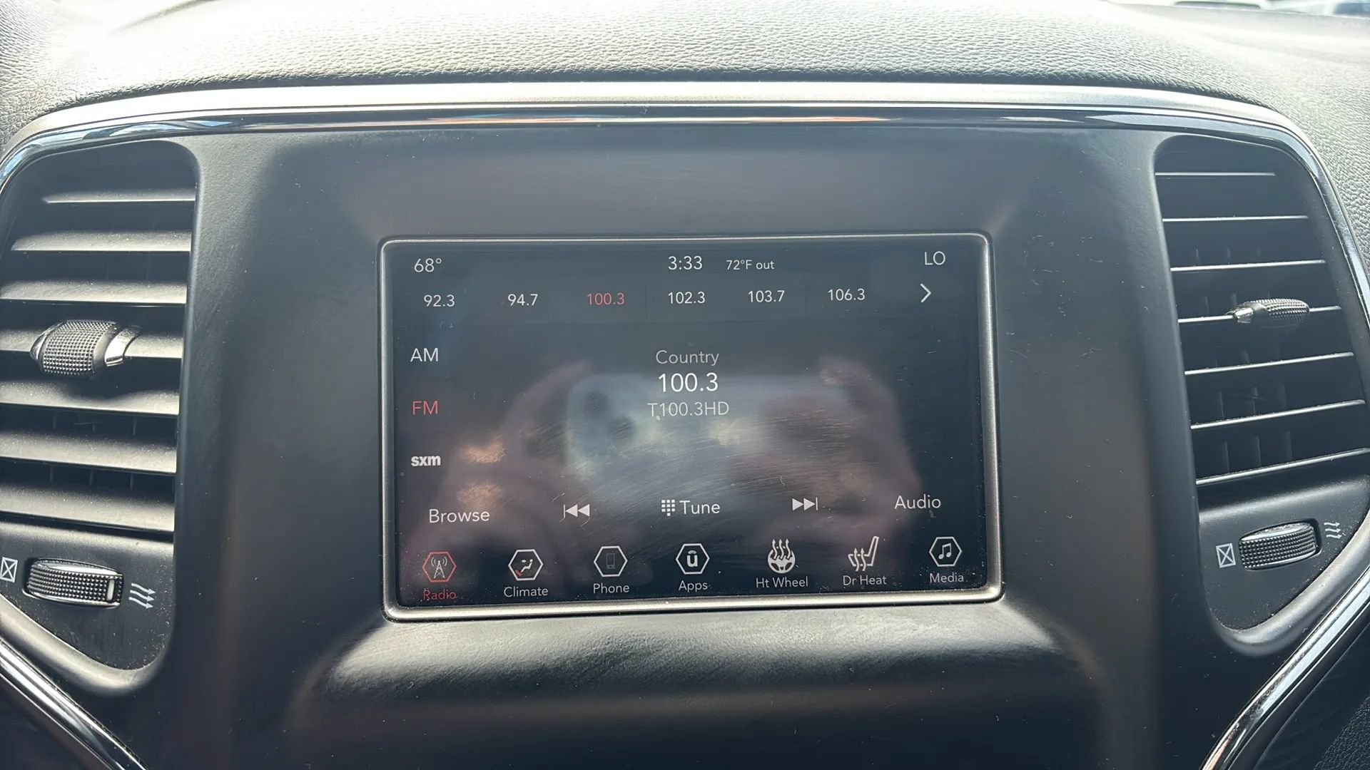 Used 2019 Jeep Grand Cherokee Laredo AWD/4WD image 23