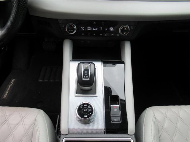 Used 2022 Mitsubishi Outlander SEL image 21