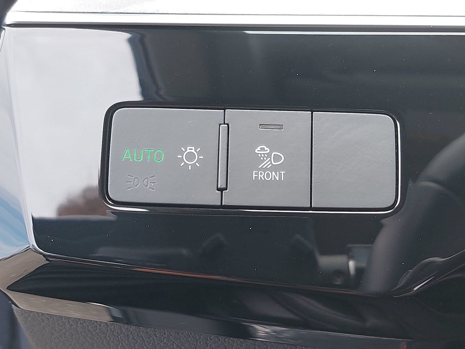 Used 2024 Audi Q8 e-tron Premium AWD/4WD image 29