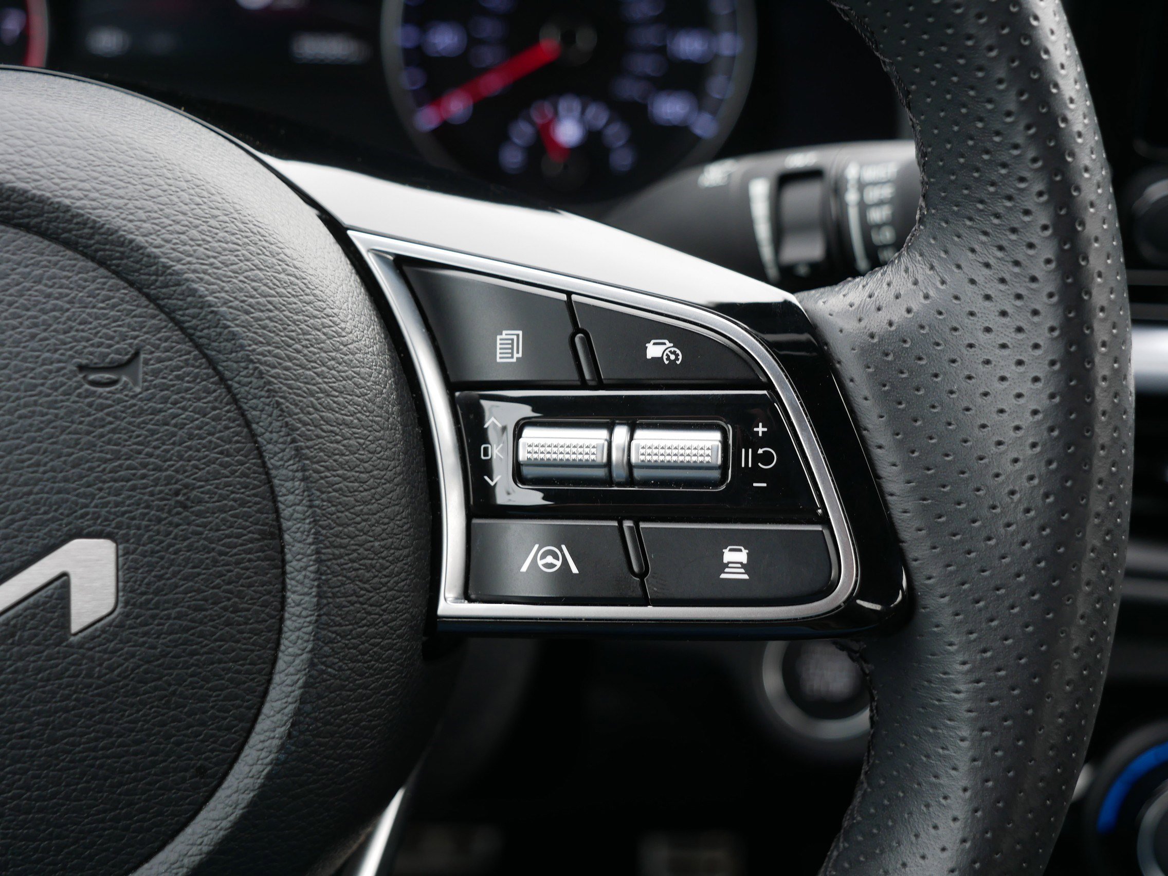 Certified 2024 Kia Forte GT-Line image 30