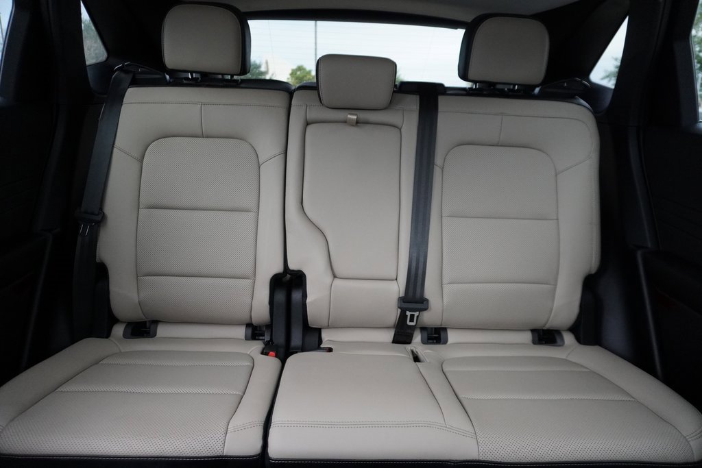 Certified 2022 Ford Escape Titanium image 25