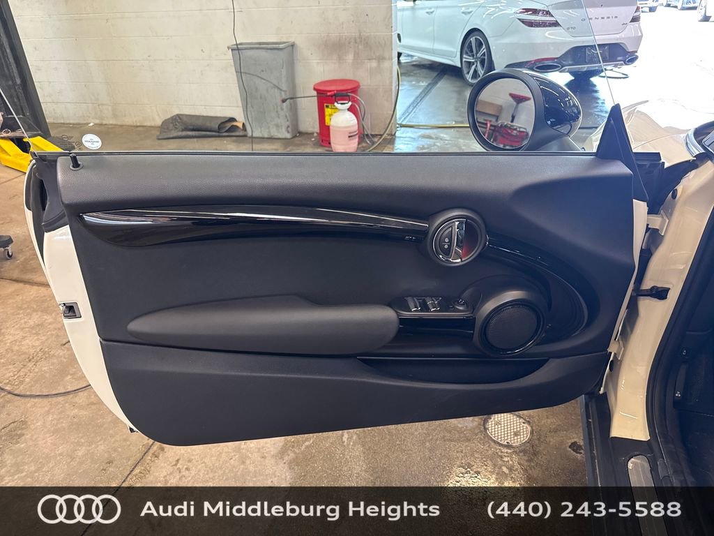 Used 2019 MINI Cooper S w/ Signature Upholstery Package image 8