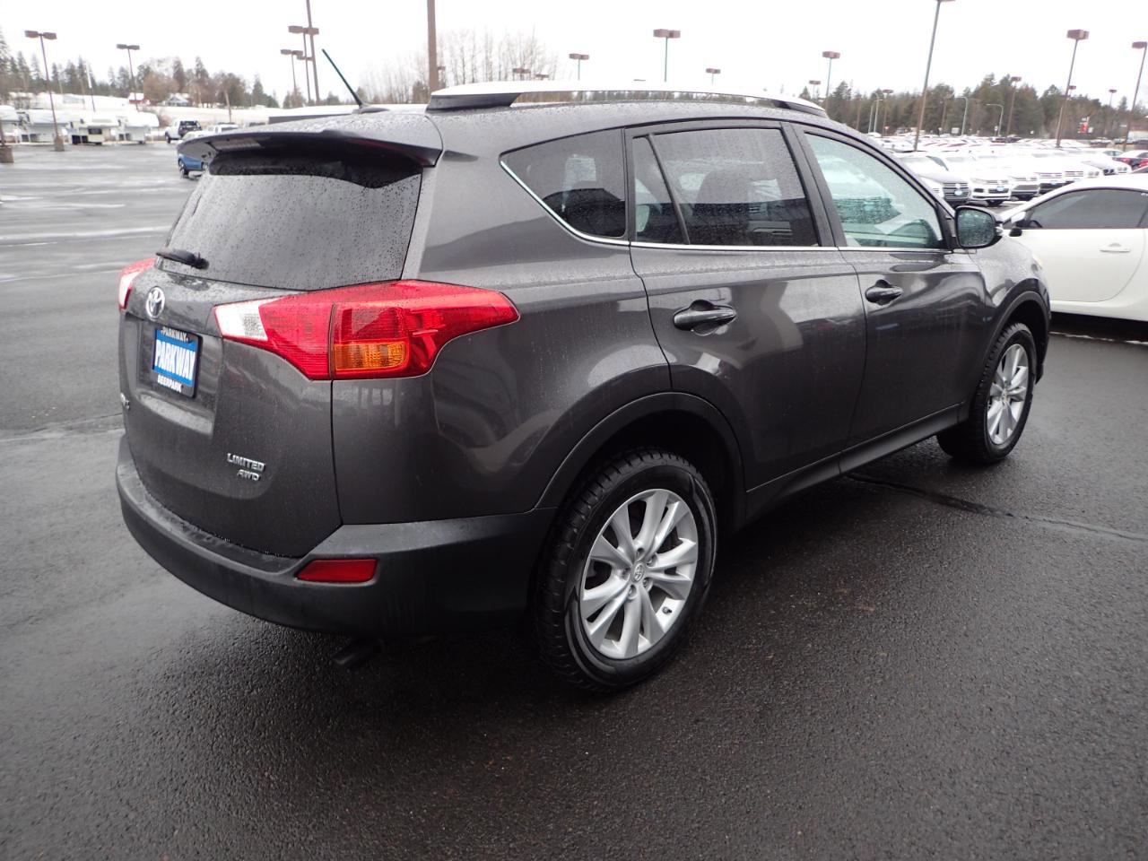 Used 2015 Toyota RAV4 Limited w/ Technology Package AWD/4WD image 5