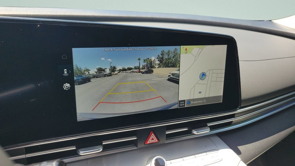 Certified 2025 Hyundai Elantra Limited FWD image 18