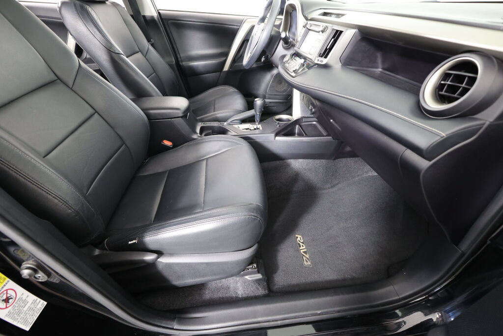 Used 2015 Toyota RAV4 XLE AWD/4WD image 26