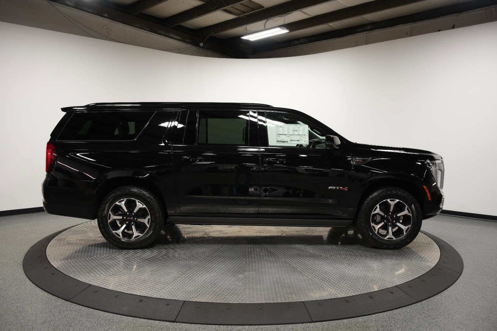 New 2026 GMC Yukon XL AT4 w/ AT4 Premium Plus Package AWD/4WD image 12
