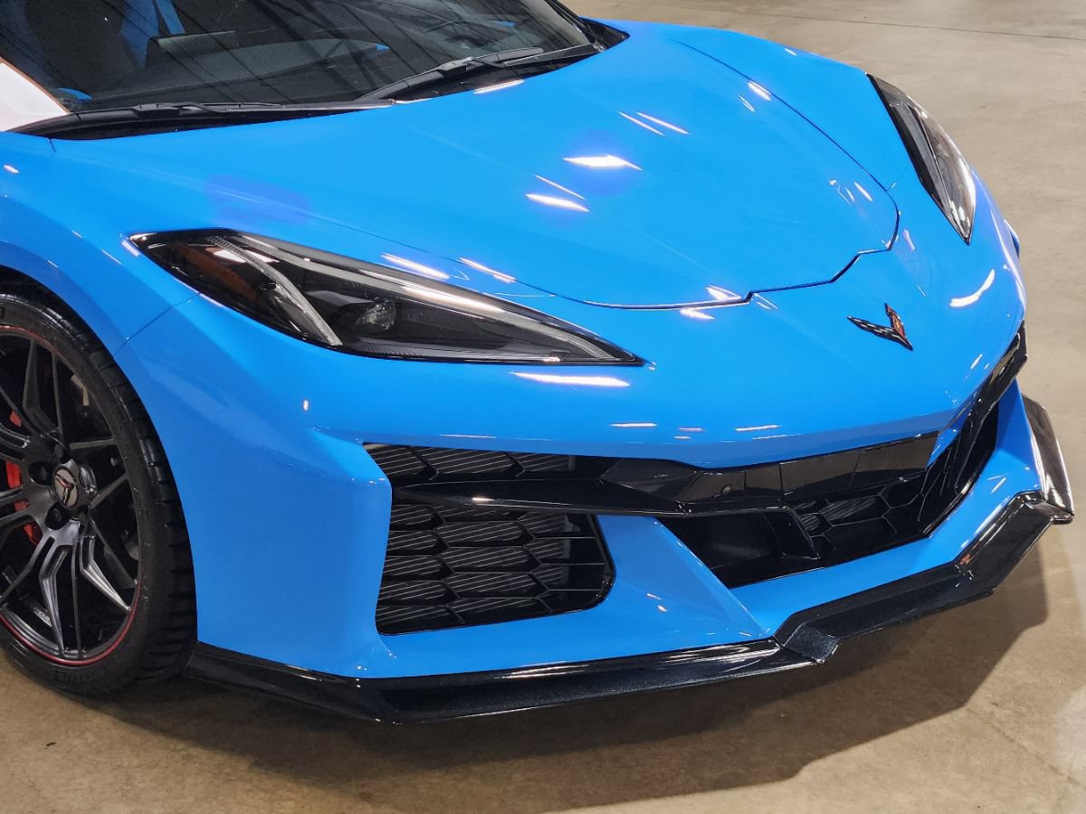 Used 2024 Chevrolet Corvette Z06 w/ Stealth Interior Trim Package RWD image 9