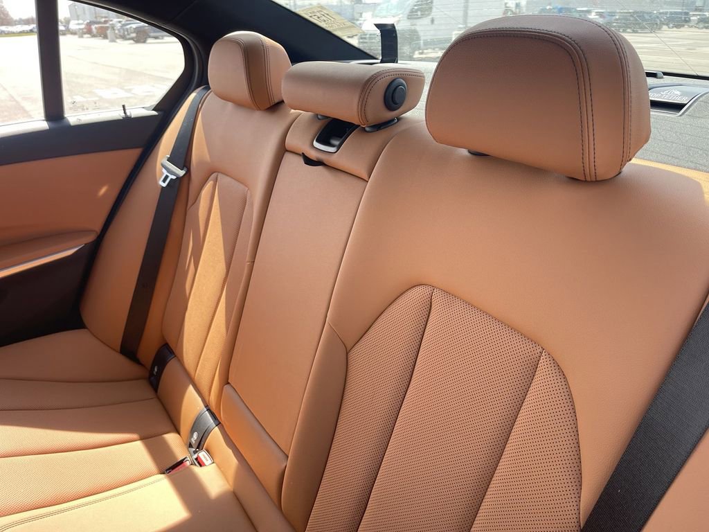 Used 2025 BMW 330i xDrive Sedan image 37