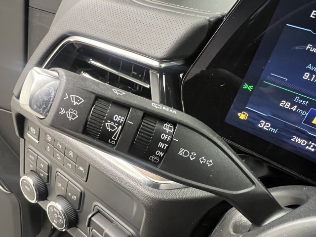 Used 2025 Chevrolet Suburban High Country image 25