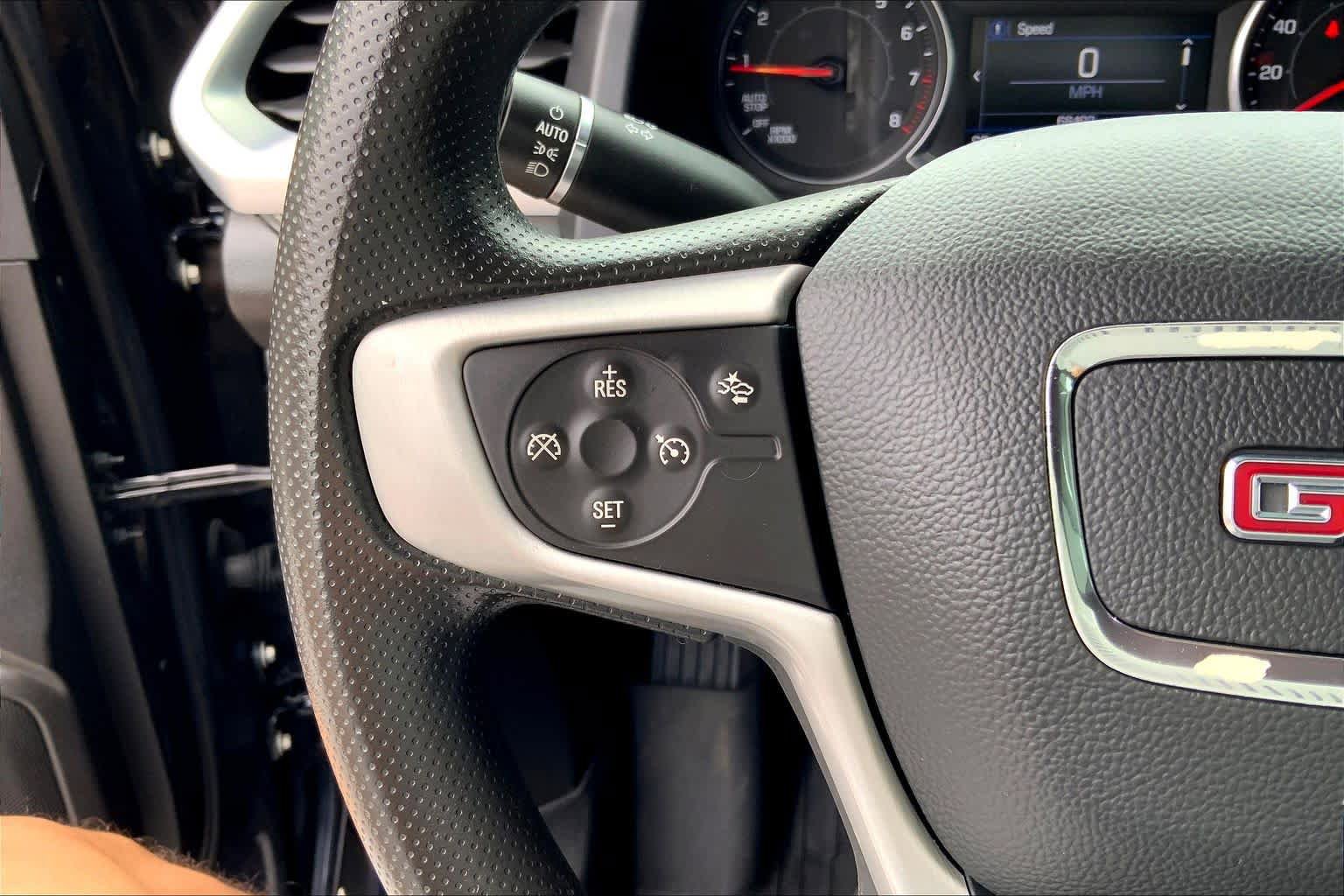 Used 2021 GMC Acadia SLE w/ Driver Convenience Package FWD image 20